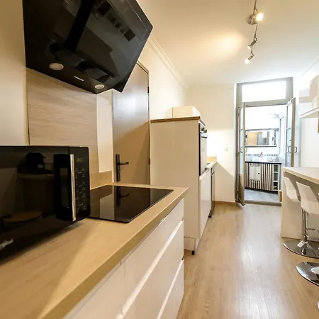 Le Lavandin, Spacieux Et Moderne P4, Centre Ville, Wifi Apartamento Nîmes