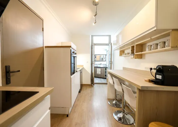 Le Lavandin, Spacieux Et Moderne P4, Centre Ville, Wifi Nîmes