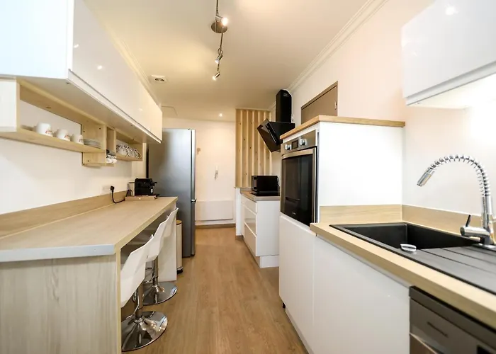 Le Lavandin, Spacieux Et Moderne P4, Centre Ville, Wifi * Nîmes