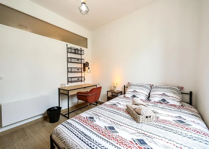 Appartamento Le Lavandin, Spacieux Et Moderne P4, Centre Ville, Wifi Nîmes